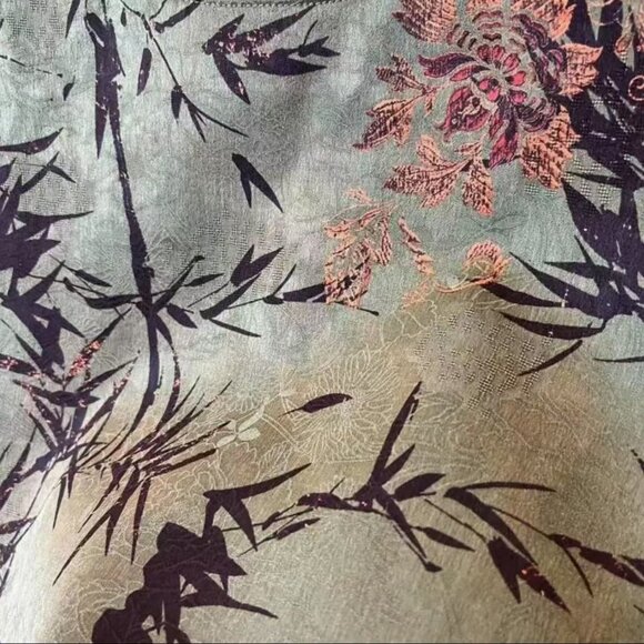 Luxurious Reversible Silk Embroidered Vest β Timeless Elegance, Two Styles in On - Picture 3 of 5